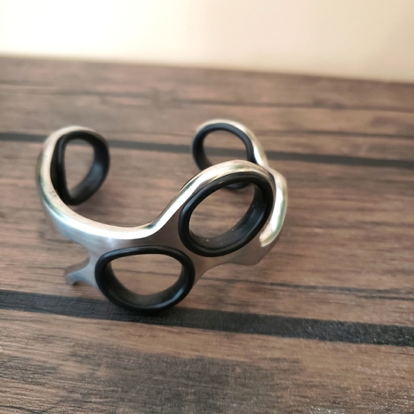 ❤Hairstylist Barber Scissors Cuff - Picture 2 of 7